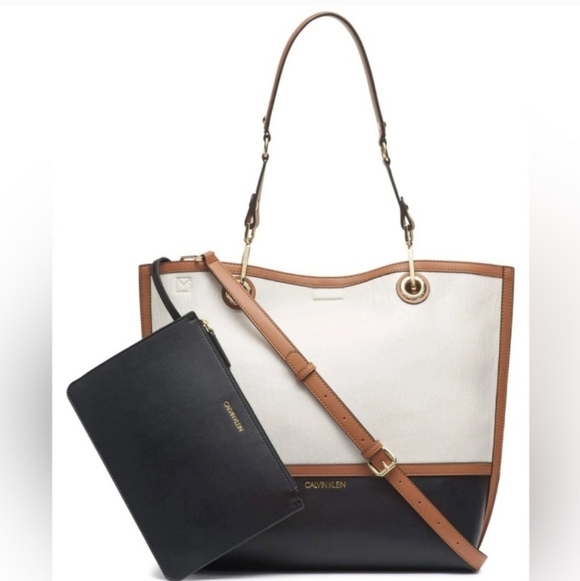 Calvin Klein Black Pebbled Leather Detachable Cosmetic Pouch/Large Wristlet - Picture 7 of 8